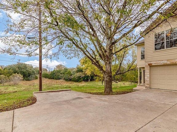 2nd image of 2903 Whisper Oaks Ln #D