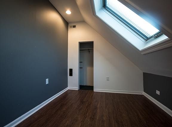 4th image of 2101 W Montrose Ave #A