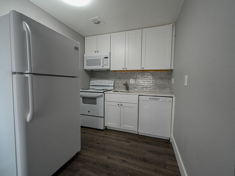 2nd image of 1220 Allison St #1228