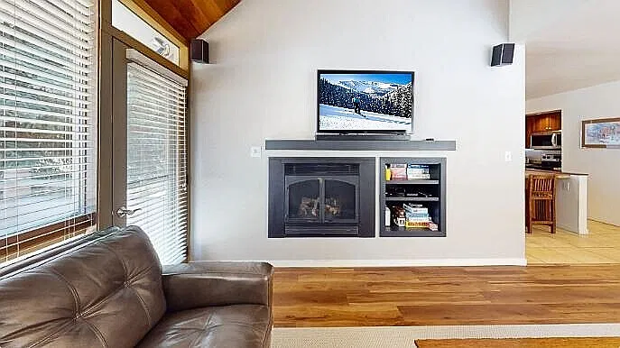 4 bed, 1566 sqft, $4,600 — Photo 2