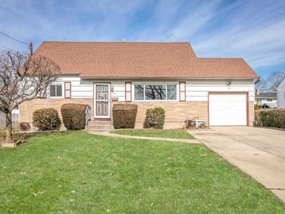 961 Peconic Ave, West Babylon, NY, 11704