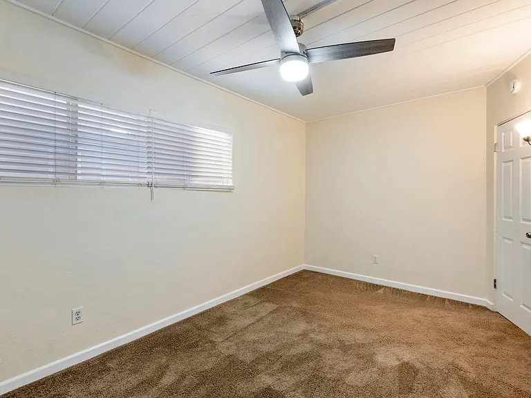 3343 Boundary St — Photo 10
