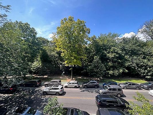 3rd image of 125 Parkside Ave #4A