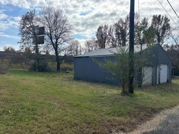 108 E Stroud Ln, Central City, KY 42330