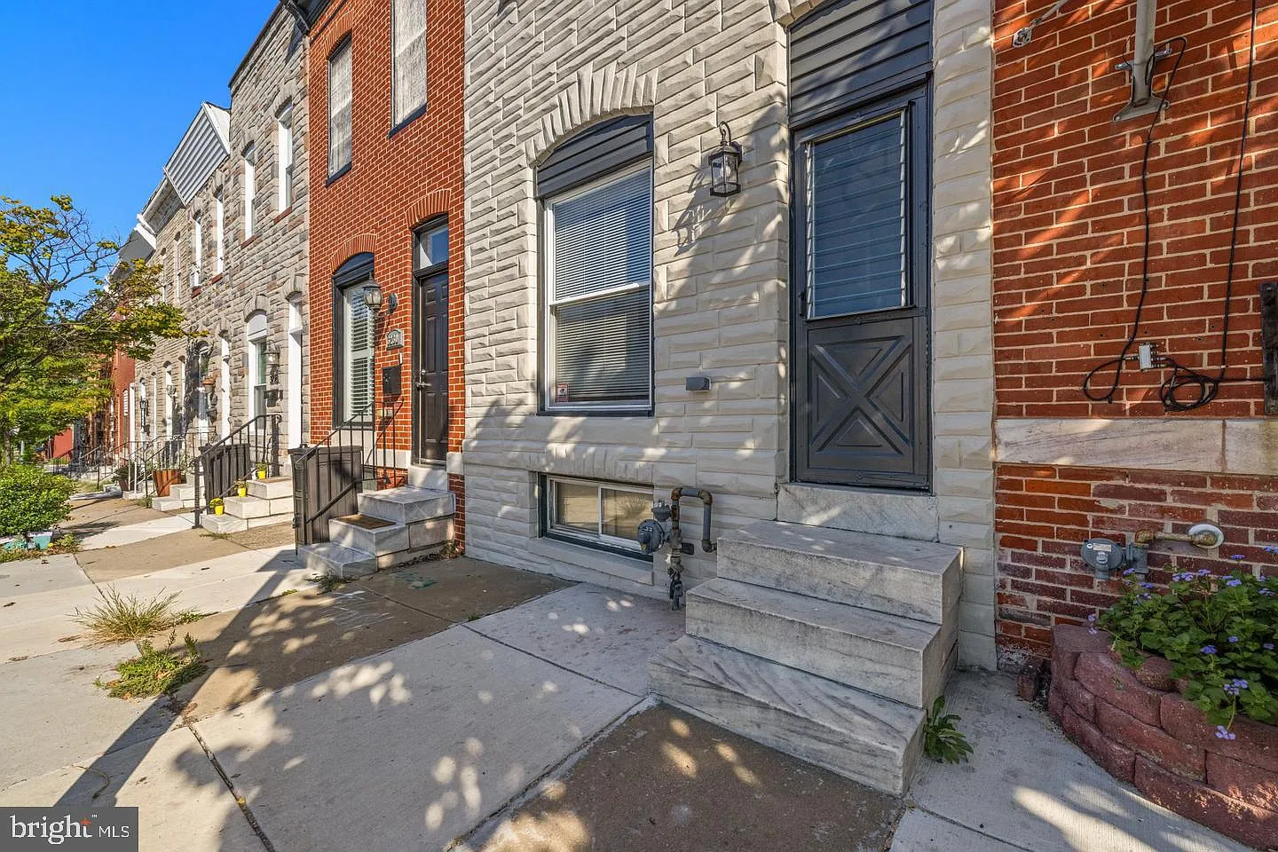 2 bed, 2.0 bath, 1222 sqft, $2,350 — Photo 3
