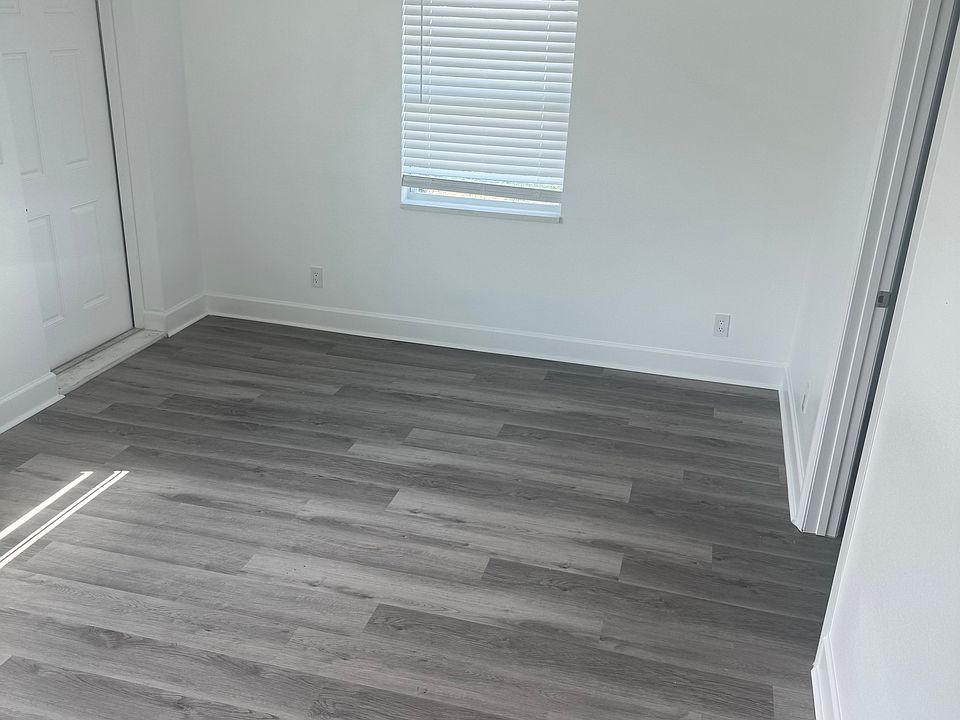 1st image of 3527 18th Ave S #W