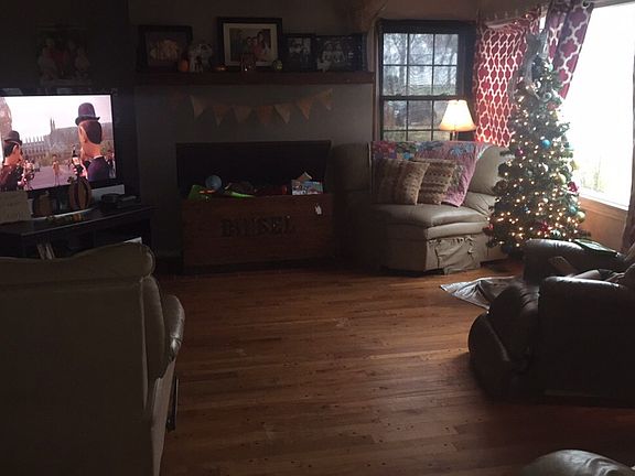 5th image of 213 Clarence Ave