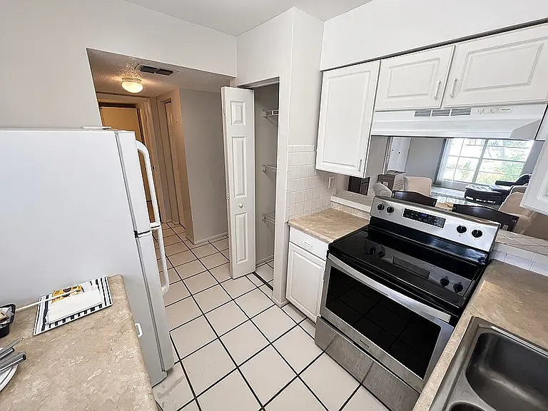 1 bed, 700 sqft, $1,400 — Photo 4