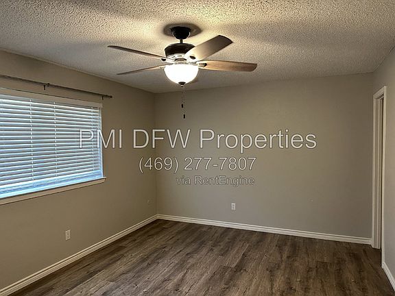 4th image of 2120 Blossom Ln