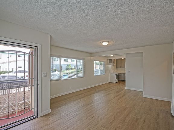 4th image of 11864 Manor Dr APT A