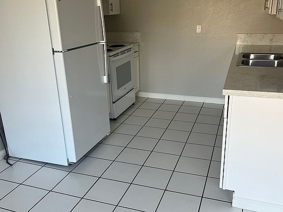 2nd image of 2934 F St APT 5