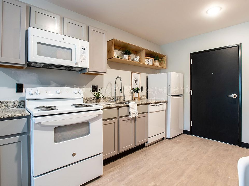 1st image of 1711 N Vassar Ave #305