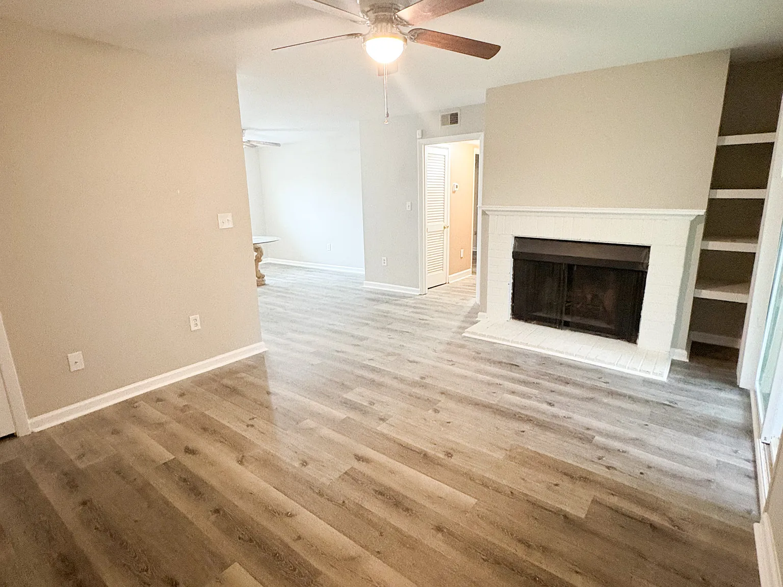1100 Skyland Dr — Photo 2