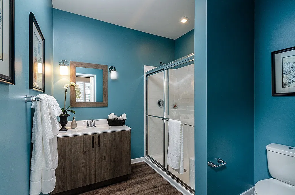 Two Bedroom Brand-new Luxury Apartment (Walk Up Building) — Photo 4