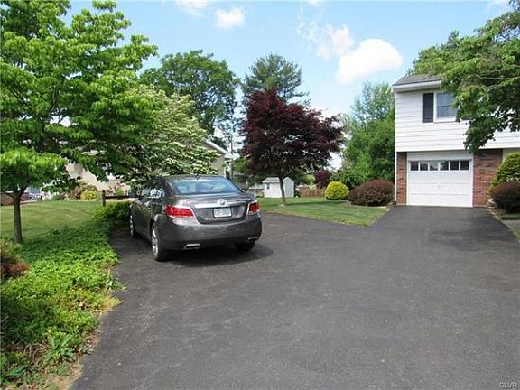3rd image of 3625 Walt Whitman Ln