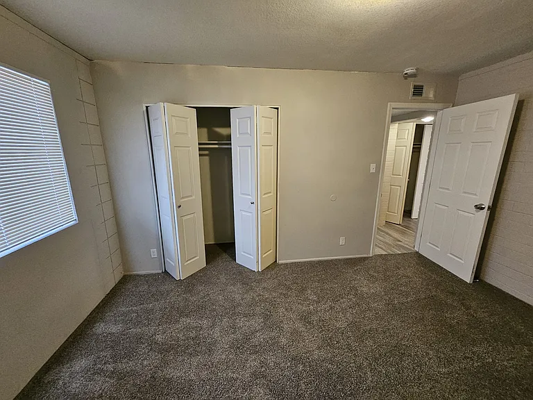2016 W Cactus Rd #B — Photo 20
