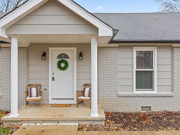 3rd image of 1345 Cenora Ln