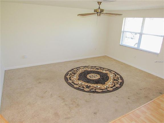 4th image of 561 Lakehurst Ave NW