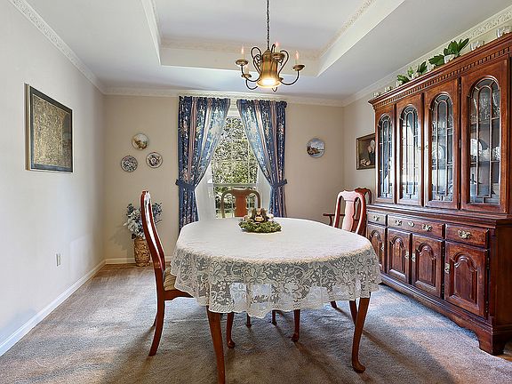 4th image of 2915 Belle Cherie Ave
