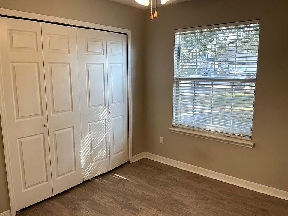 1st image of 7729 Rockridge Dr W #3