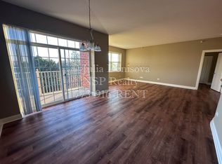 2-420 Itasca Pl #322, Itasca, IL 60143