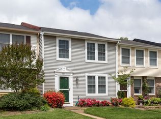 5916 Spruce Run Ct, Centreville, VA 20121