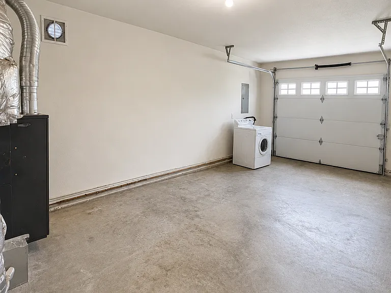 11945 SE Holgate Blvd #10 — Photo 4