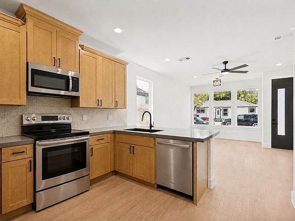 5th image of 4000 Coolidge St