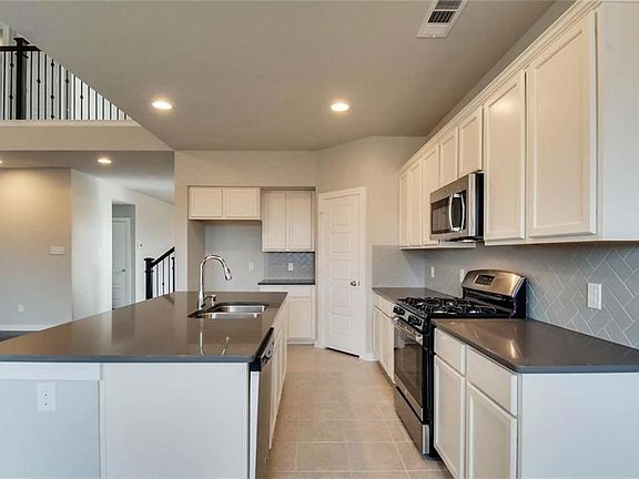3rd image of 8129 Wildwest Dr