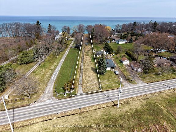 2nd image of 1204 Lakeshore Rd W