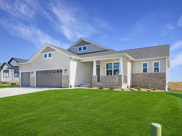 1330 Partridge Ln, Waterloo, IA 50701