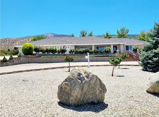 325 Canyon Rd, Pinon Hills, CA 92372