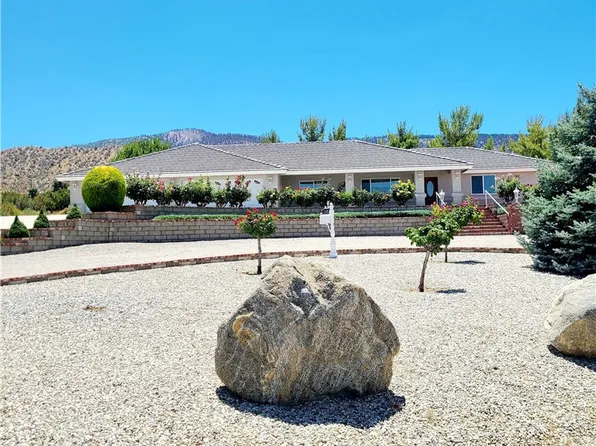 325 Canyon Rd, Pinon Hills, CA 92372
