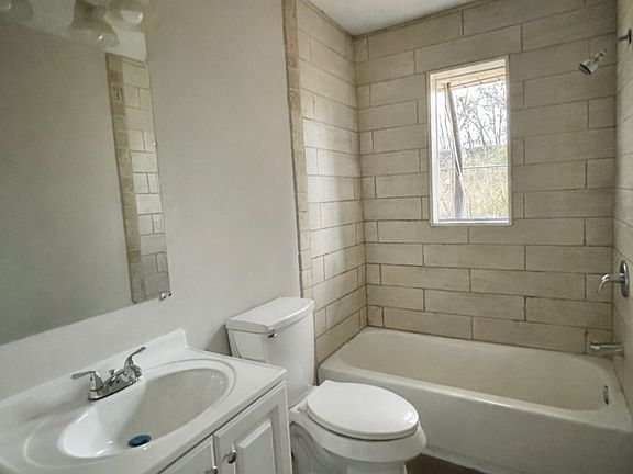 5th image of 914 14th St SW #B