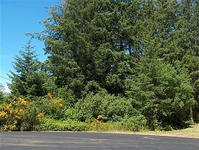 2nd image of 946 Hassalo Ave SE