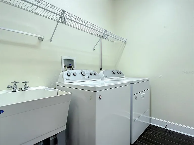 636 Spring Oak Cir — Photo 32