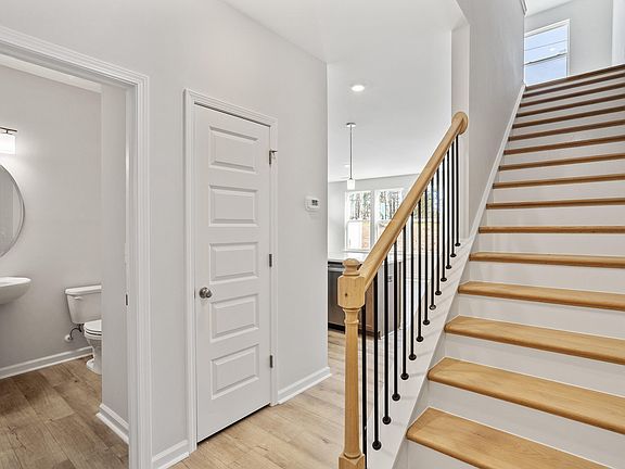 4th image of 945 Westerland Way #69