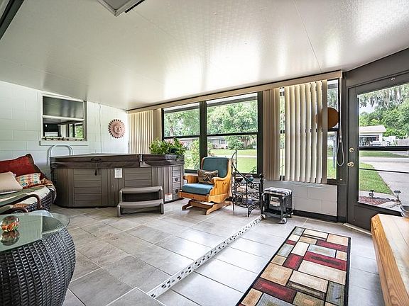 5th image of 905 Spanish Ln