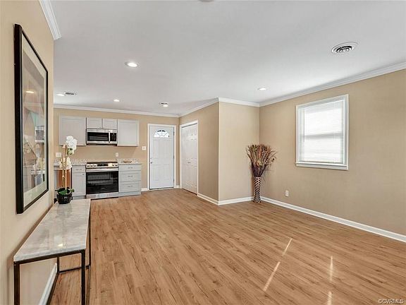 4th image of 2205 Beck Dr