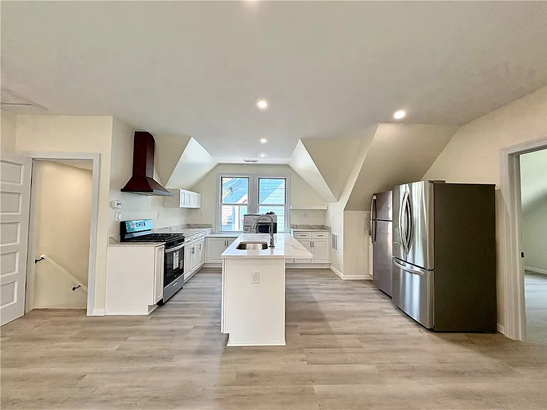 245 Frederick Ave #243 — Photo 4