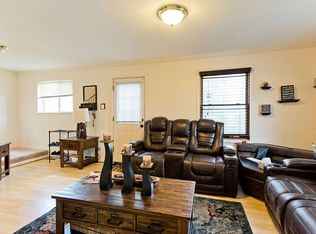 25404 Hanover St, Dearborn Heights, MI 48125