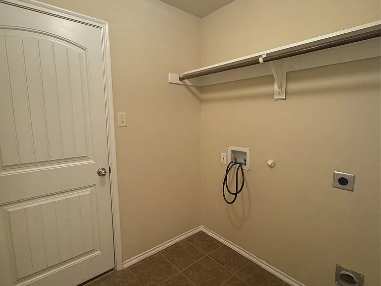 327 Elam Dr — Photo 26