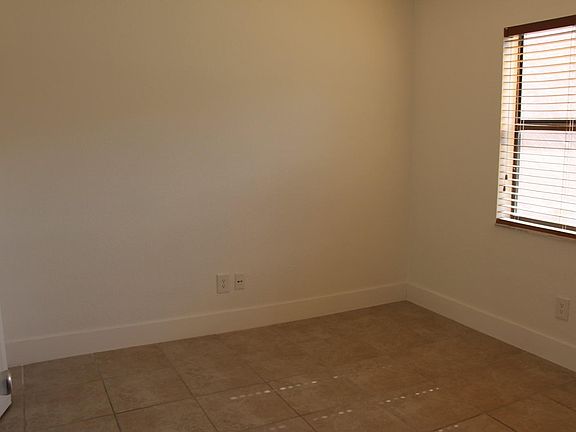 5th image of 104-10517 NW 11th St #104