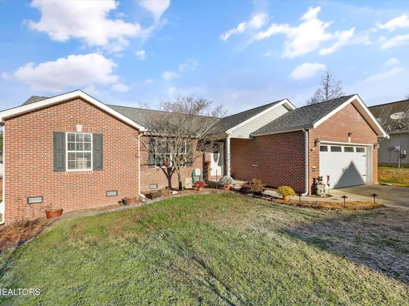 429 Hillside Ln, Lenoir City, TN 37771