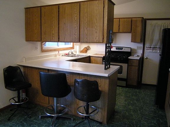 4th image of 214 Smith St