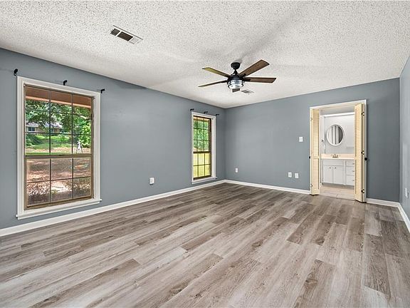 5th image of 106 Myrtlewood Dr