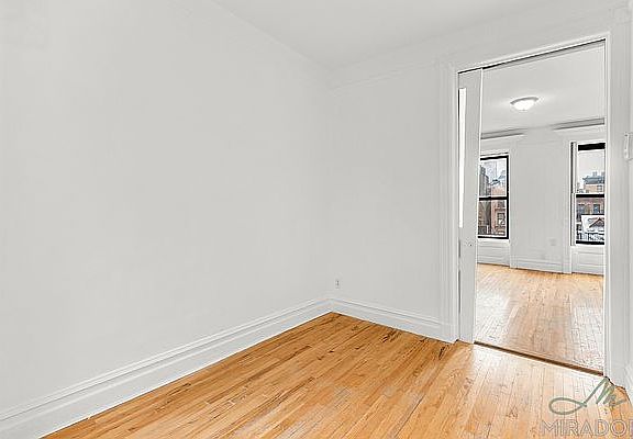 3rd image of 402 W 46th St APT 5W
