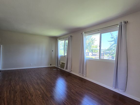 2nd image of 1302 Lyndon St APT 6