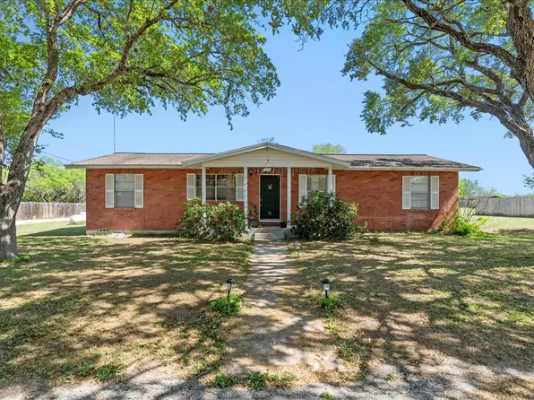 1311 Burleson St, George West, TX 78022