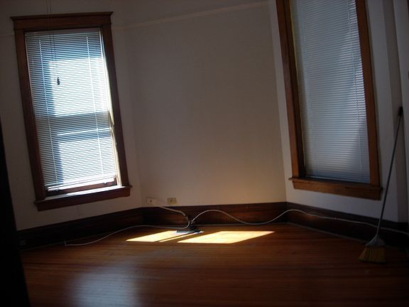 4th image of 1315 W Melrose St #1ST
